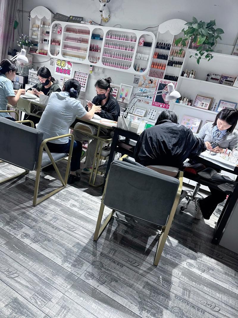 美甲潮流趋势解析：绵阳美甲的新风尚